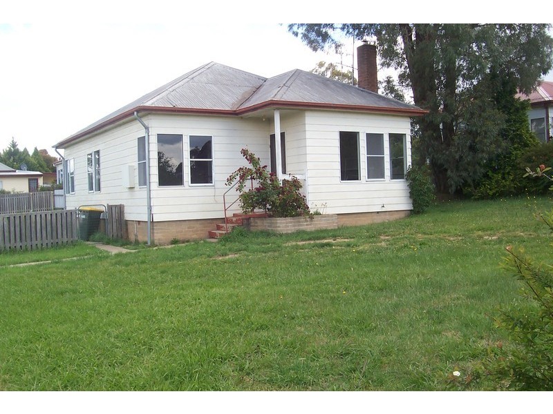 26 Carrington Street, Crookwell NSW 2583