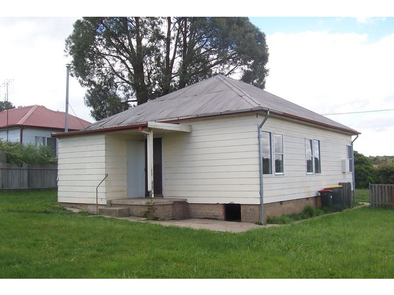 26 Carrington Street, Crookwell NSW 2583