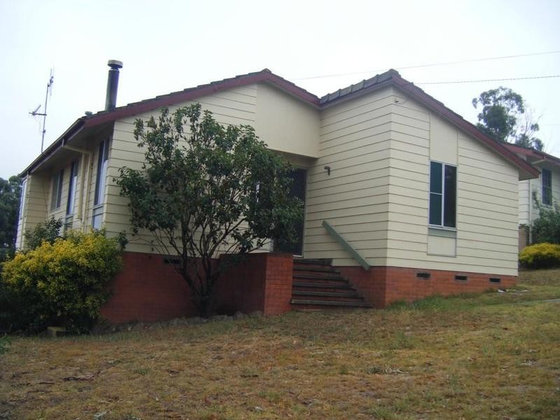 18 Caoura Crescent, Goulburn NSW 2580