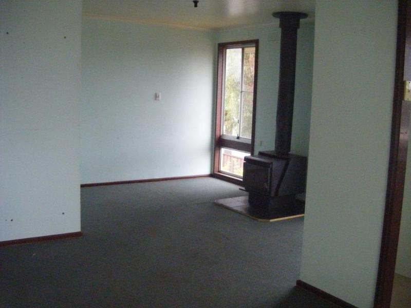 18 Caoura Crescent, Goulburn NSW 2580