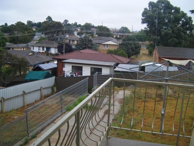 18 Caoura Crescent, Goulburn NSW 2580