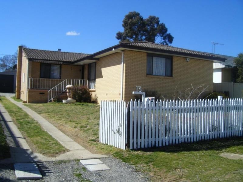 13 Nichols Street, Goulburn NSW 2580