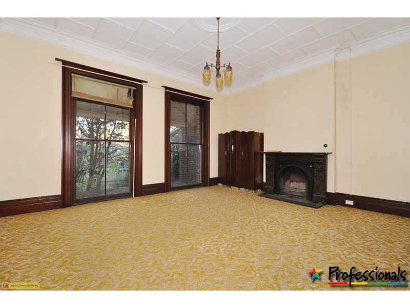 114 Bradley Street, Goulburn NSW 2580