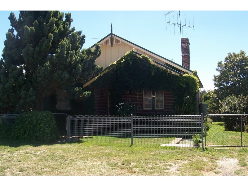 98 Wade Street, Crookwell NSW 2583