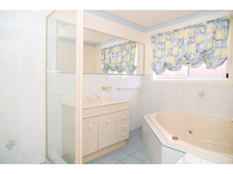 5 Samuel Place, Goulburn NSW 2580