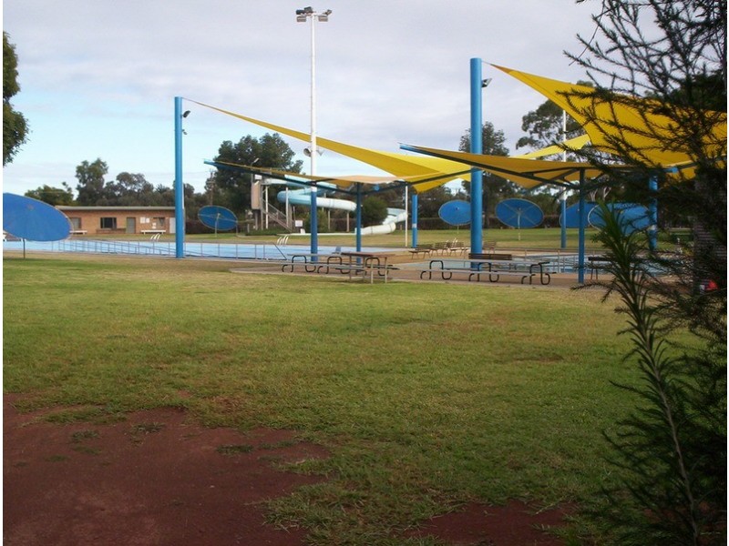 12 & 6 Barton & Bloomfield Street, Cobar NSW 2835