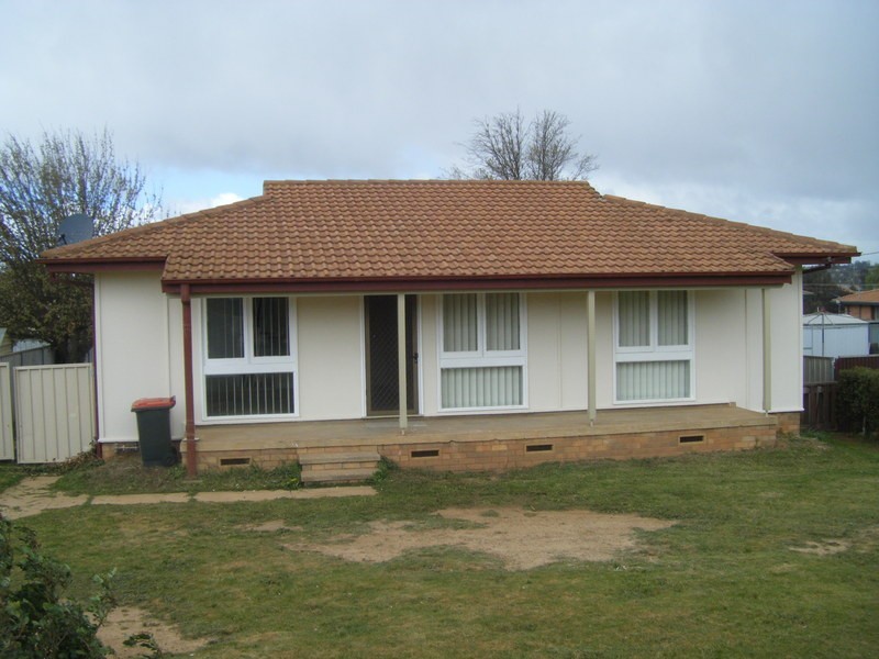 39 Gourock Avenue, Goulburn NSW 2580