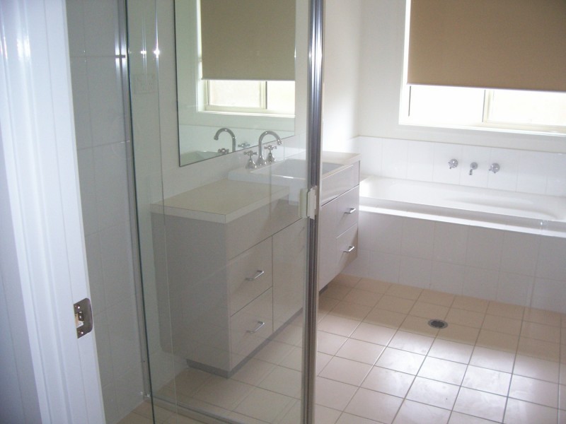 12 Spadacini Place, Goulburn NSW 2580