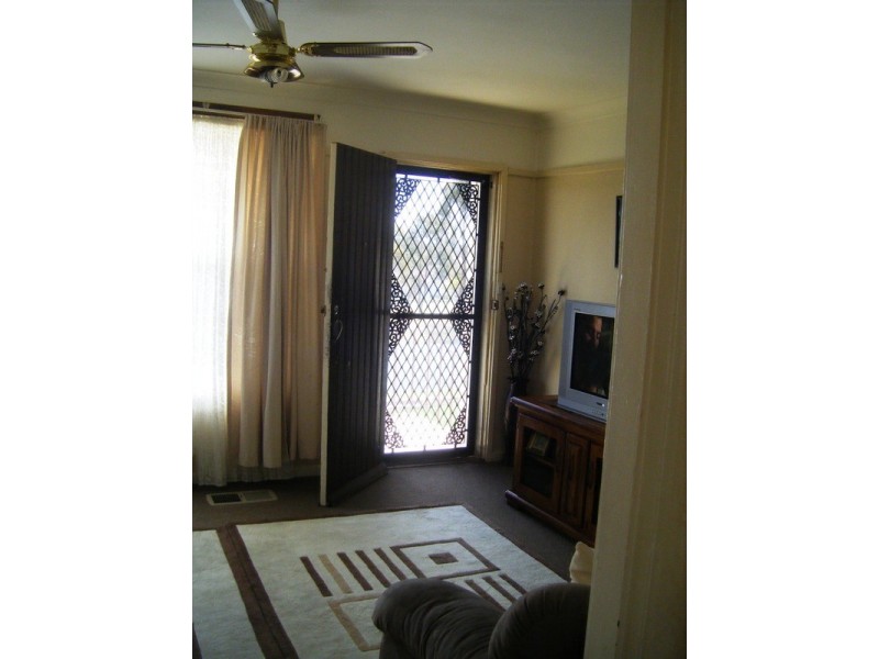 5 Davies Crescent, Goulburn NSW 2580