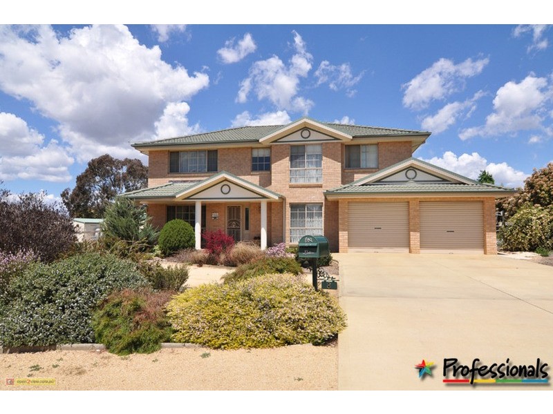8 Nicole Place, Goulburn NSW 2580