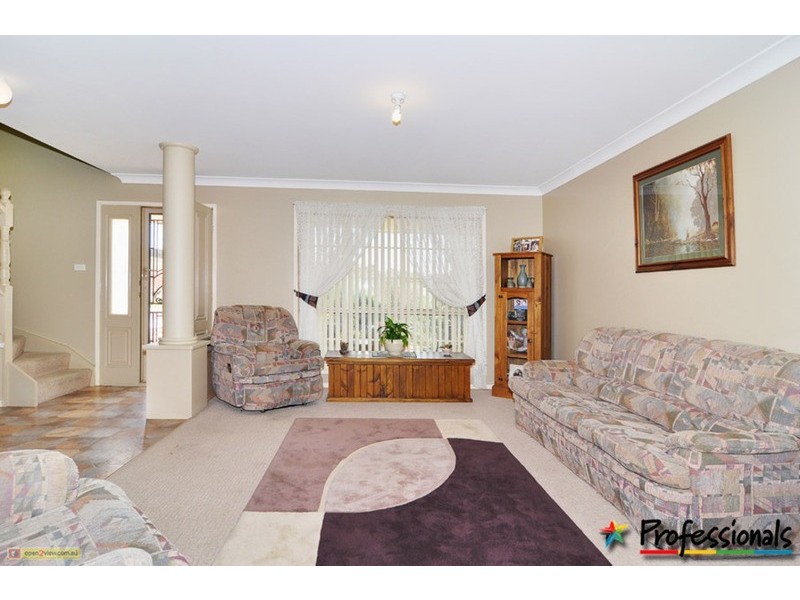 8 Nicole Place, Goulburn NSW 2580
