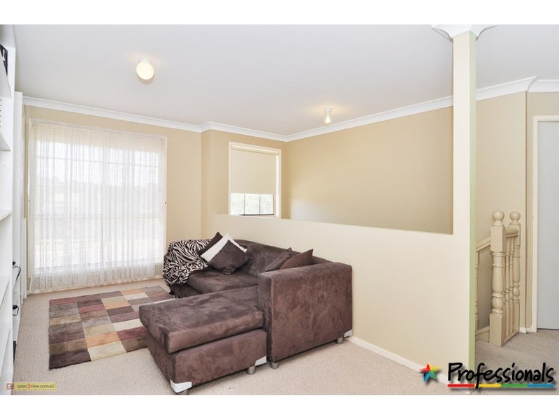 8 Nicole Place, Goulburn NSW 2580