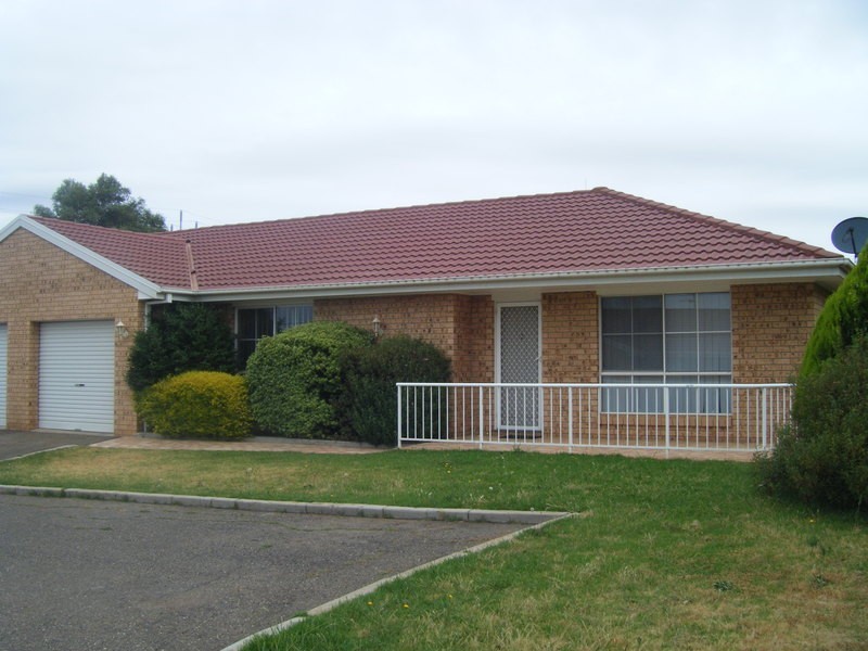 2/114 Gibson Street, Goulburn NSW 2580