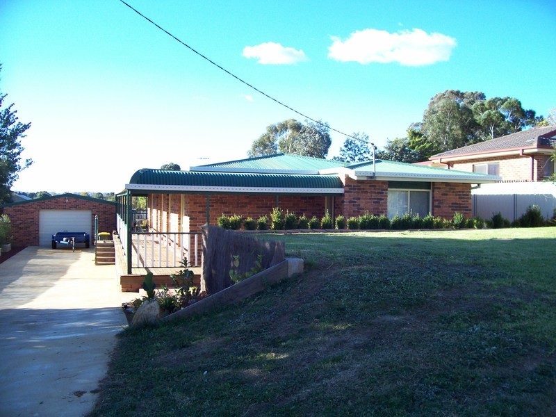 8 Leeson Street, Goulburn NSW 2580