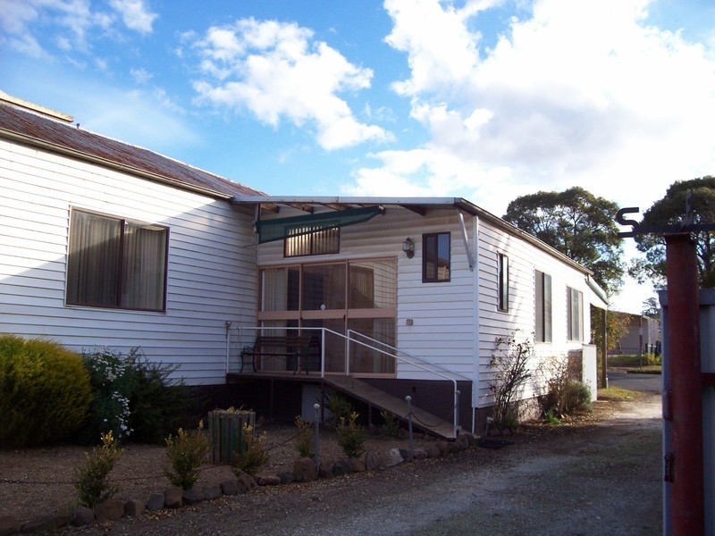 43 Orchard Street, Taralga NSW 2580