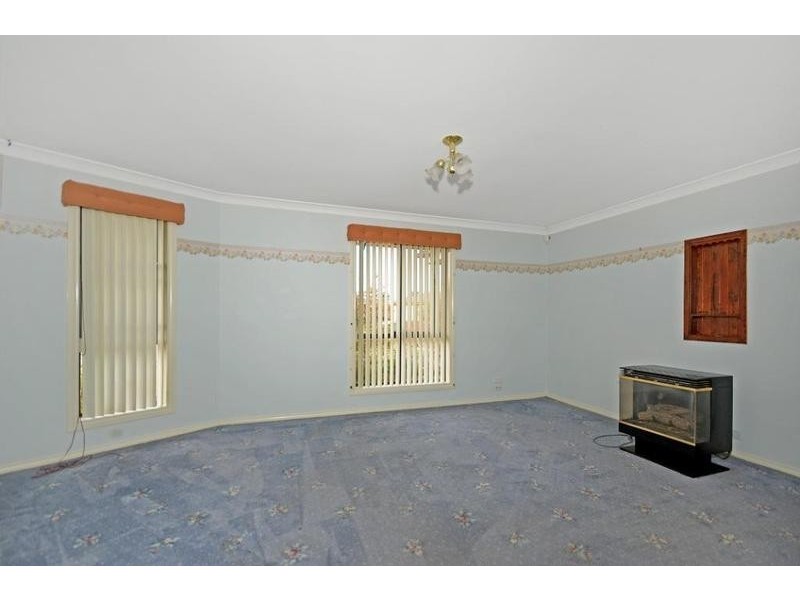 6 Paradise Place, Goulburn NSW 2580