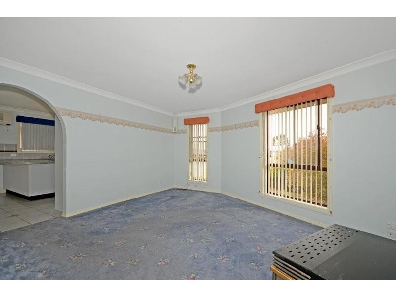 6 Paradise Place, Goulburn NSW 2580
