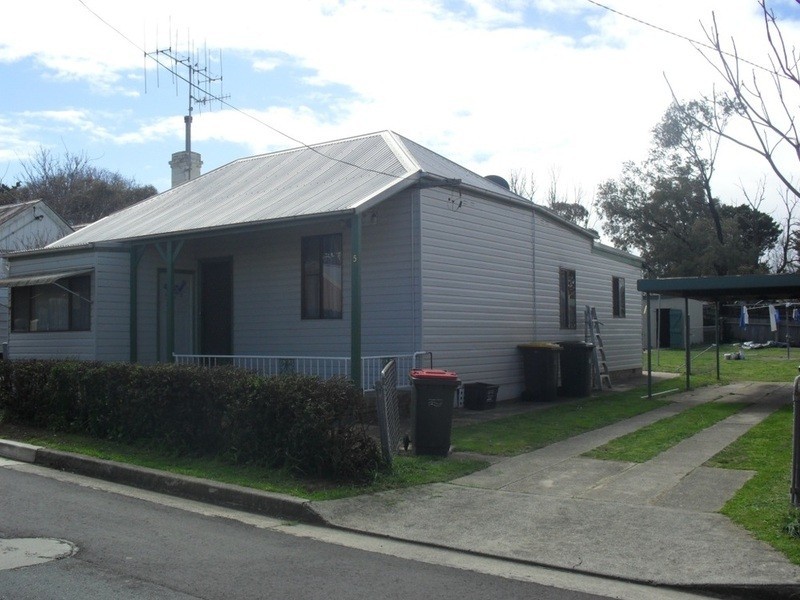 5 Erith Street, Goulburn NSW 2580