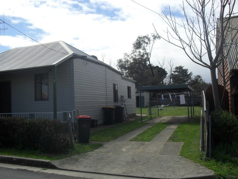 5 Erith Street, Goulburn NSW 2580
