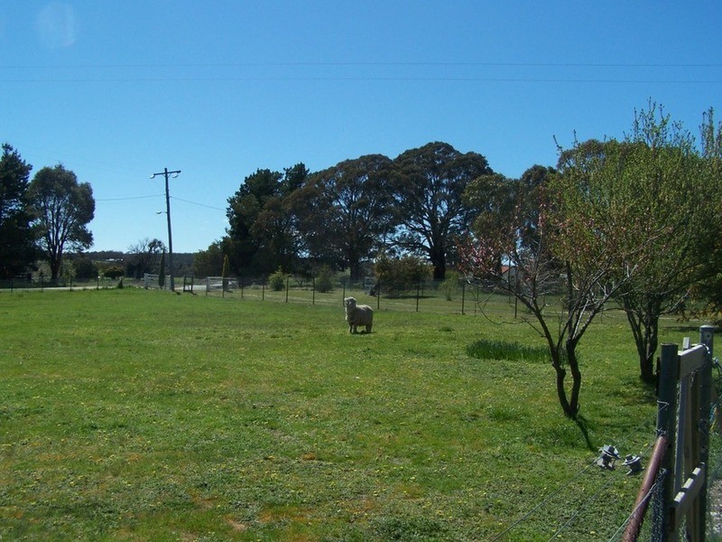 1 Bishop Street, Binda NSW 2583
