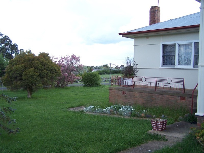 52 Court Street, Taralga NSW 2580