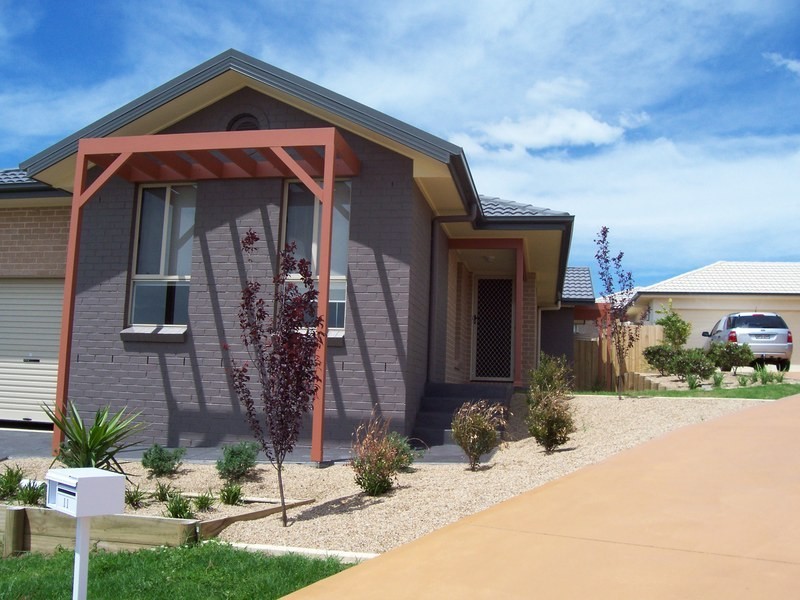 9 Stombuco Place, Goulburn NSW 2580
