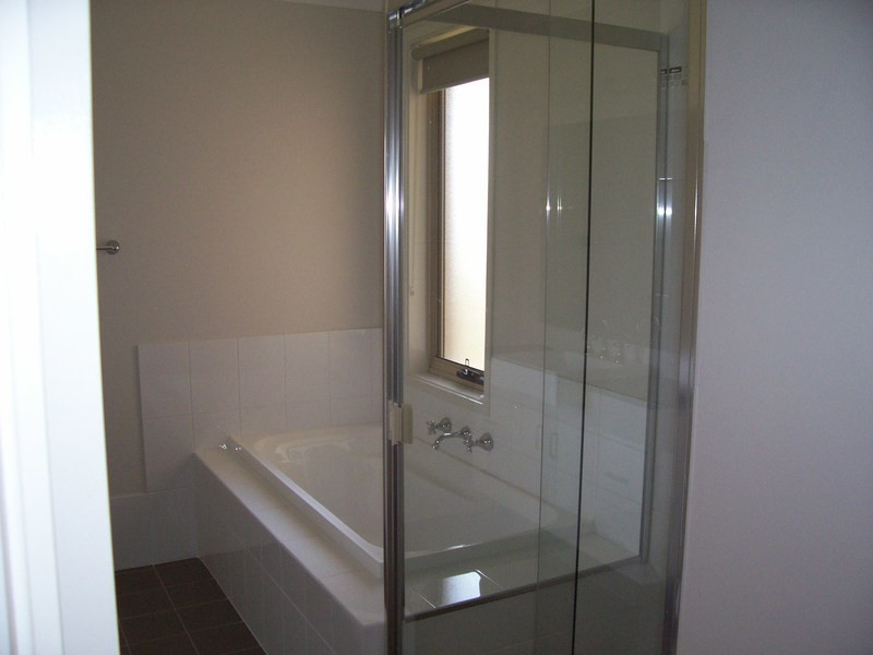 9 Stombuco Place, Goulburn NSW 2580