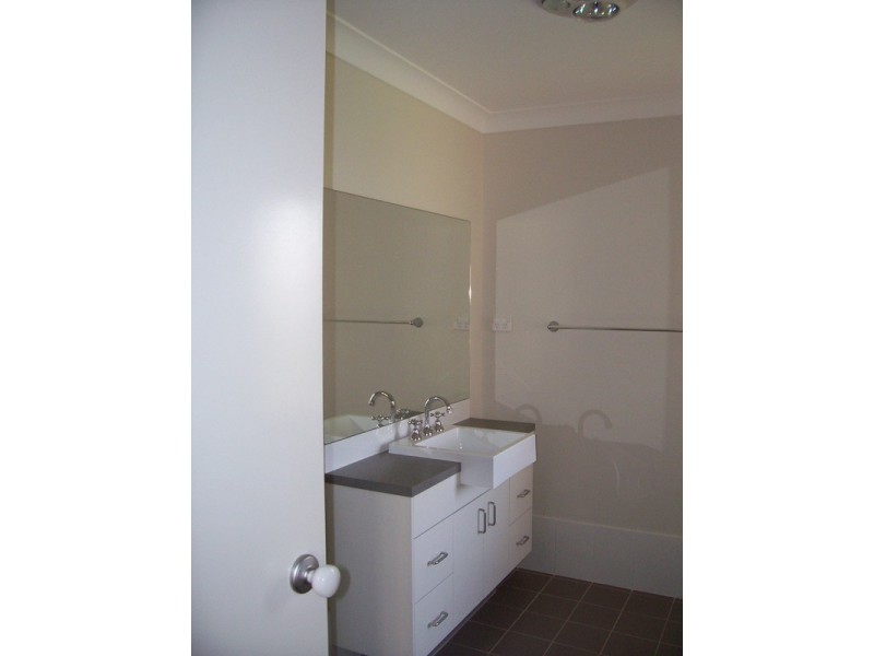 9 Stombuco Place, Goulburn NSW 2580