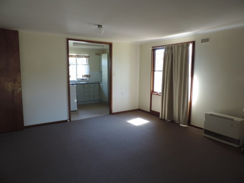 34 Yarrowlow Street, Goulburn NSW 2580