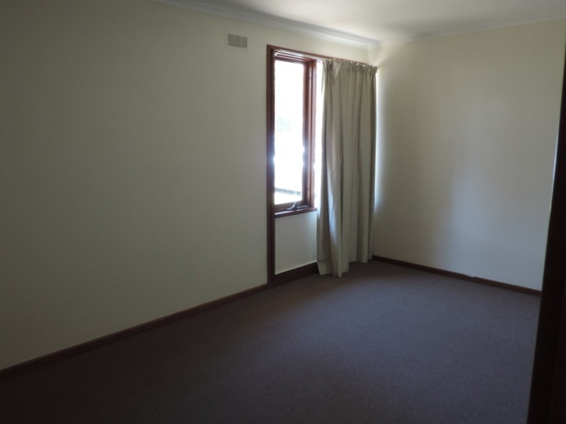 34 Yarrowlow Street, Goulburn NSW 2580