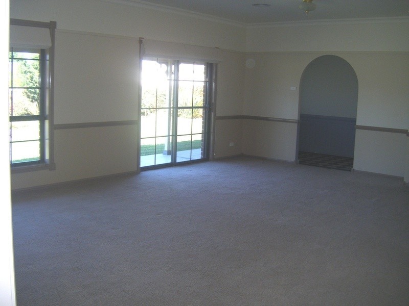 6 James Place, Goulburn NSW 2580