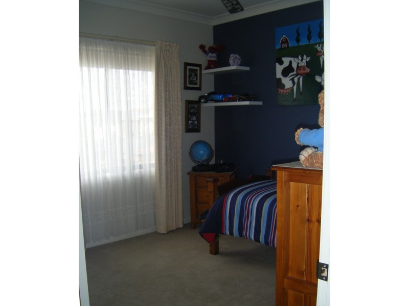 3 Moore Place, Goulburn NSW 2580