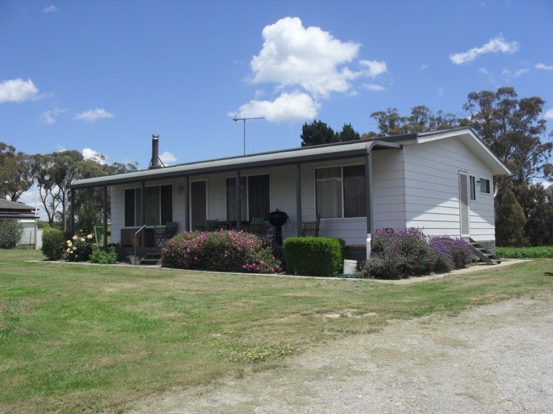 3 Caledonia Street, Grabben Gullen NSW 2583