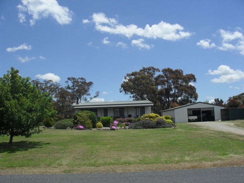 3 Caledonia Street, Grabben Gullen NSW 2583