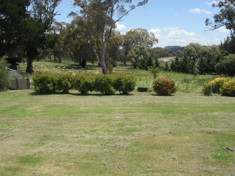 3 Caledonia Street, Grabben Gullen NSW 2583