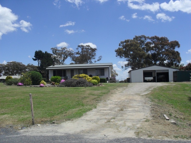 3 Caledonia Street, Grabben Gullen NSW 2583
