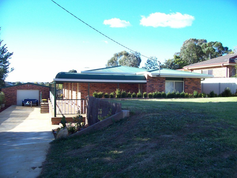 8 Leeson Street, Goulburn NSW 2580