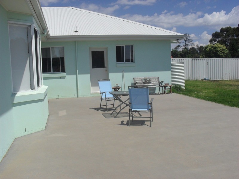 14 Tait Street, Crookwell NSW 2583
