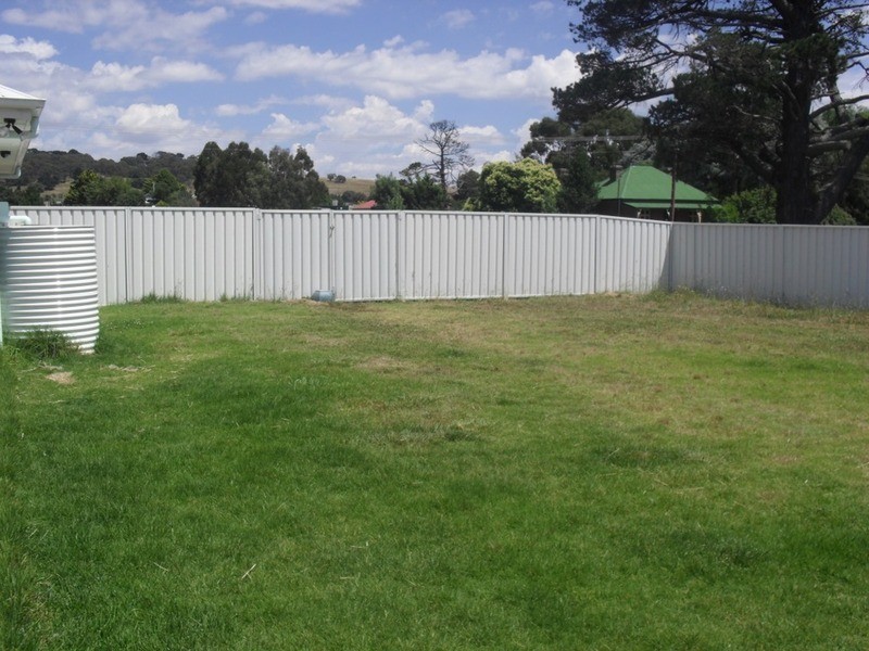 14 Tait Street, Crookwell NSW 2583