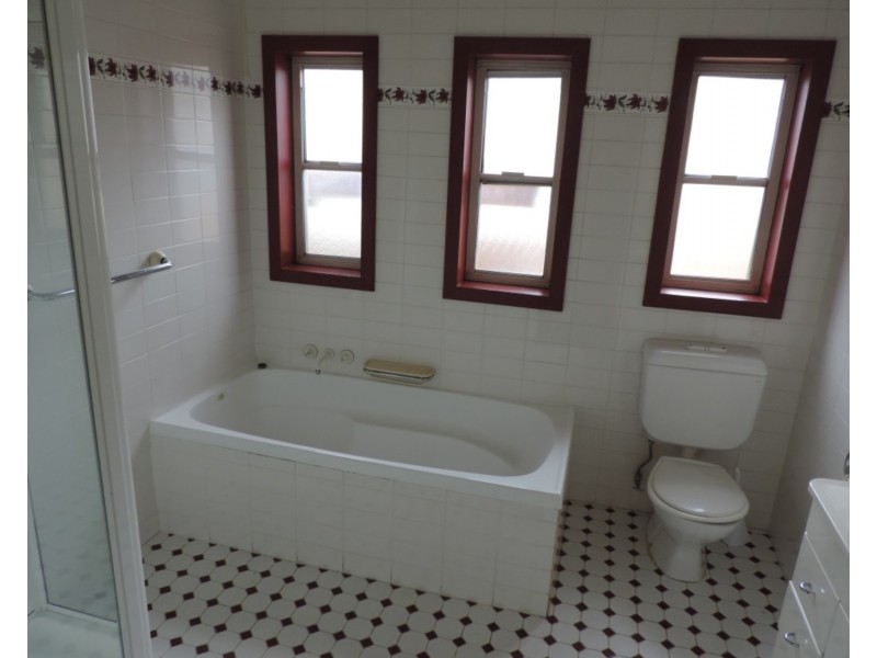 9 Kelso Street, Goulburn NSW 2580