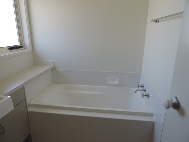 14 Stombuco Place, Goulburn NSW 2580