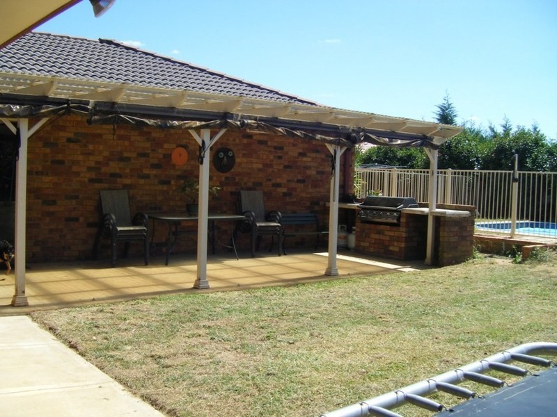 15 Crestwood Drive, Goulburn NSW 2580