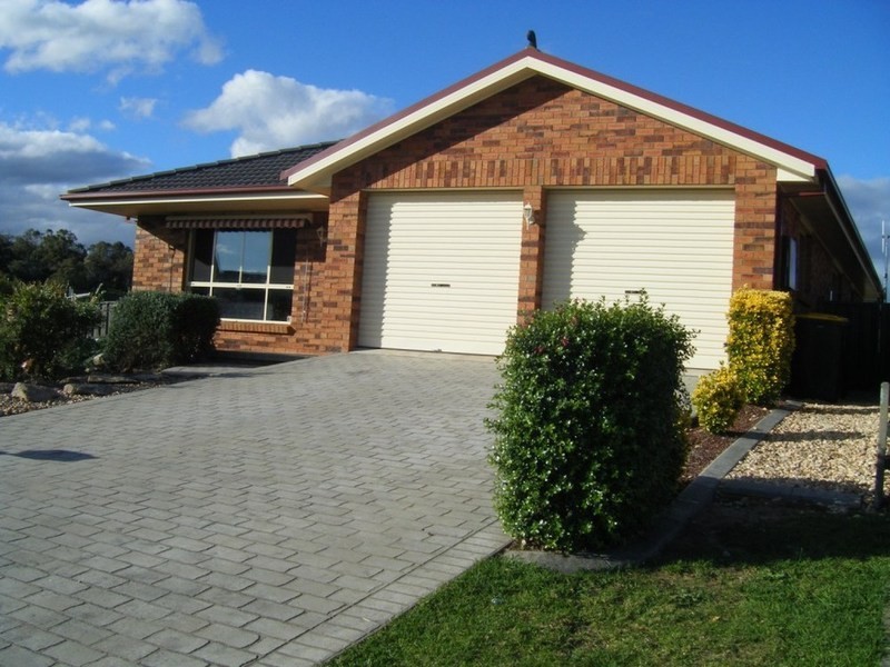 12 Samuel Place, Goulburn NSW 2580