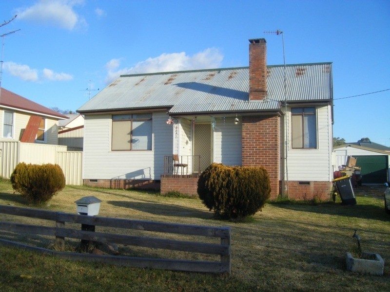 6 Churchill Street, Goulburn NSW 2580
