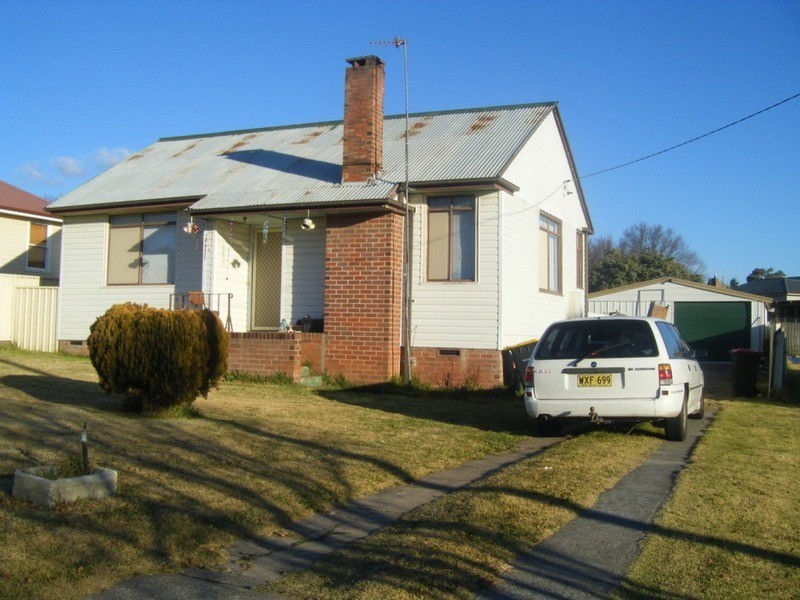 6 Churchill Street, Goulburn NSW 2580