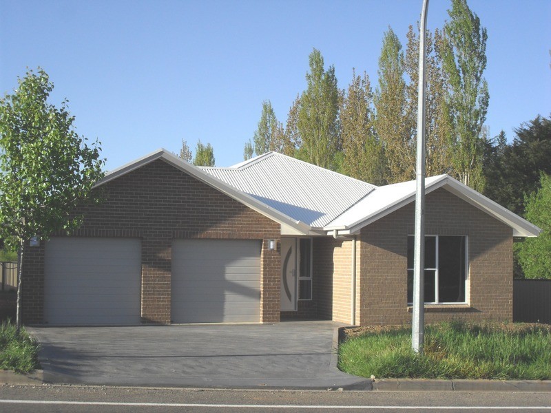 19 Carrington Street, Crookwell NSW 2583