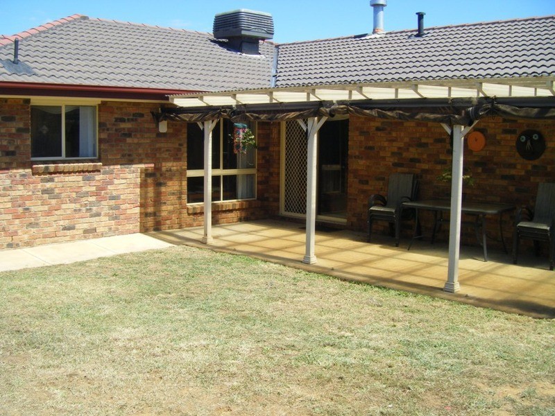 15 Crestwood Drive, Goulburn NSW 2580