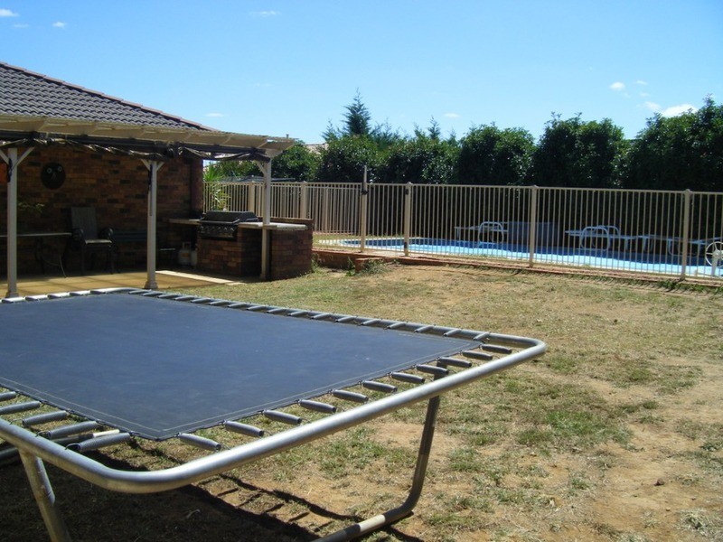 15 Crestwood Drive, Goulburn NSW 2580