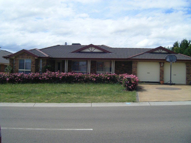 15 Crestwood Drive, Goulburn NSW 2580