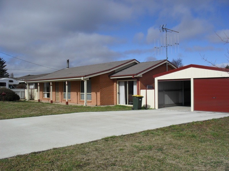 23 Crown Street, Crookwell NSW 2583